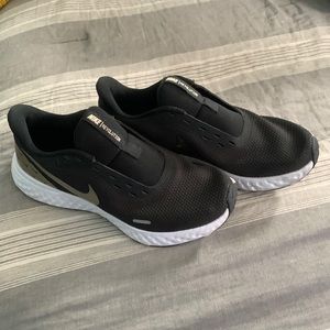 Nike Womens Revolution 5 Black/Gold Running Shoes